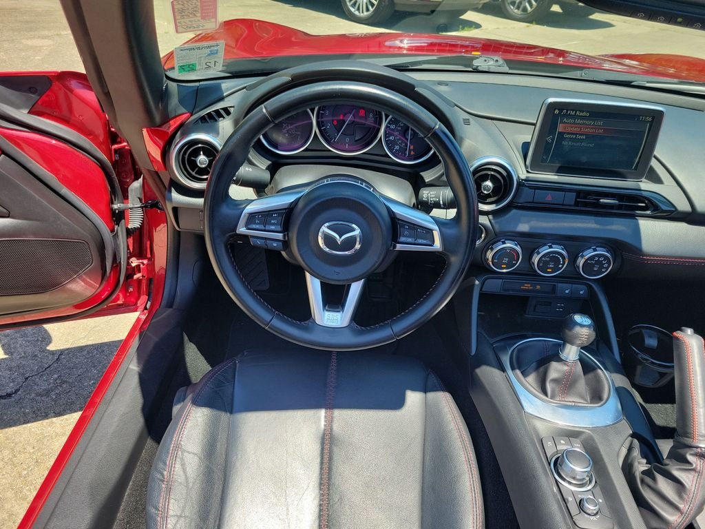 Used 2017 Red Mazda Grand Touring image 18