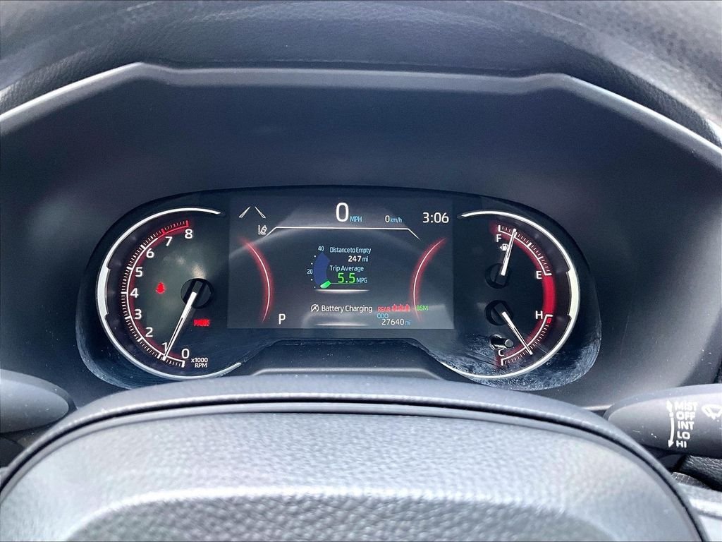 Used 2025 White Toyota XLE image 24