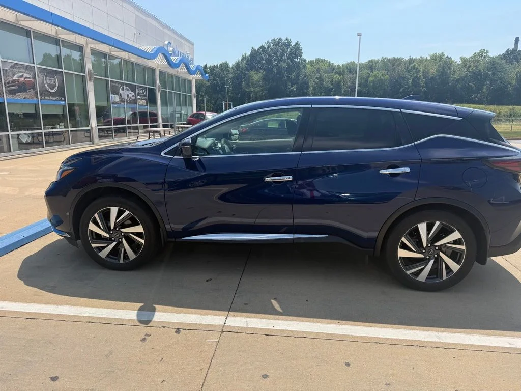 Used 2023 Blue Nissan SL image 10