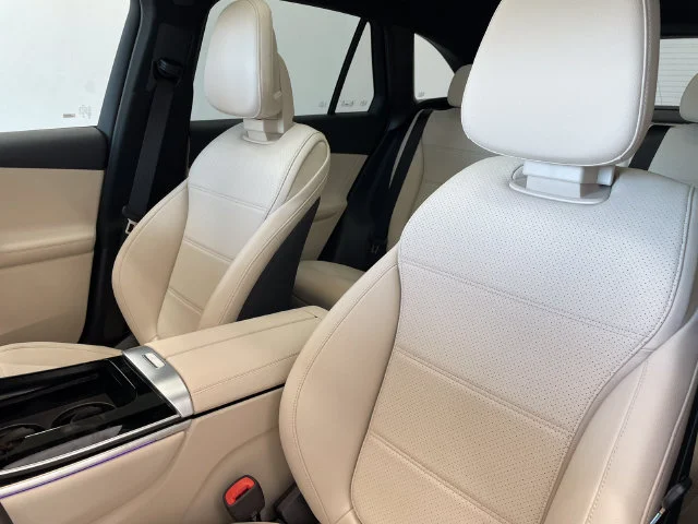 New 2027 Beige Mercedes-Benz GLC 300 image 47
