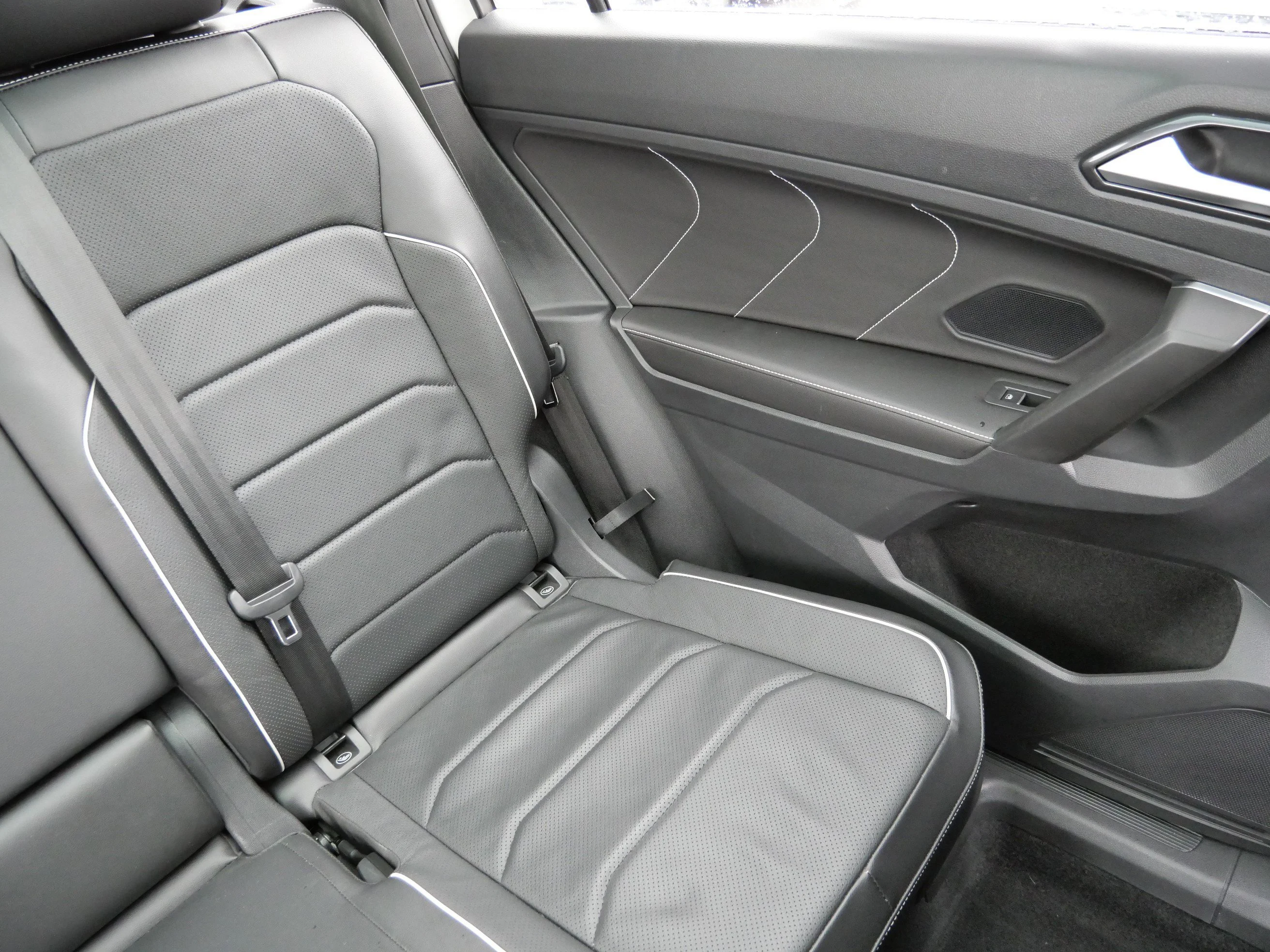 2022 Volkswagen Tiguan SEL R-LINE - Photo 14