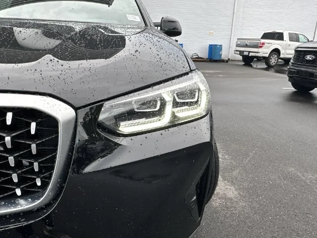 Used 2023 Black BMW xDrive30i image 9