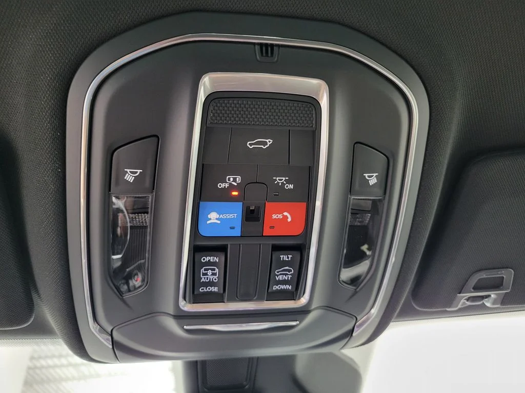 New 2026 White Jeep Laredo X image 19