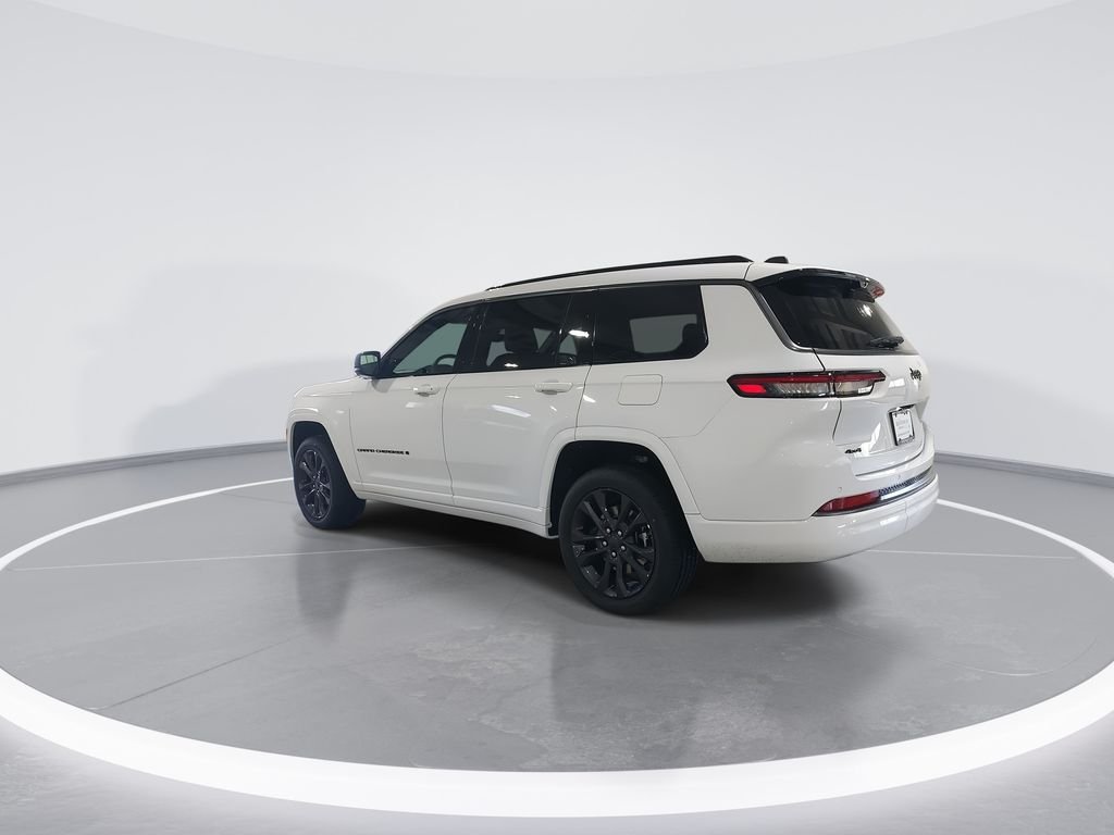 New 2026 Bright White Clear-Coat Exterior Paint Jeep Limited image 6