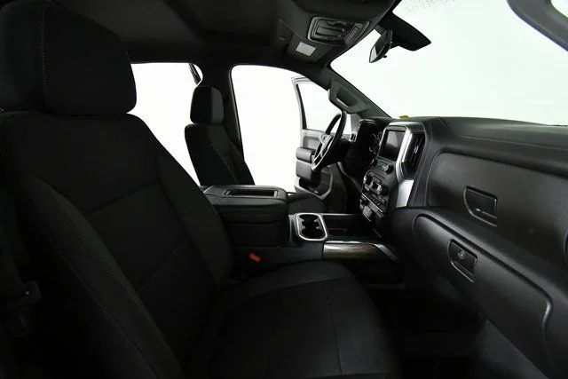 Used 2021  Chevrolet RST image 23