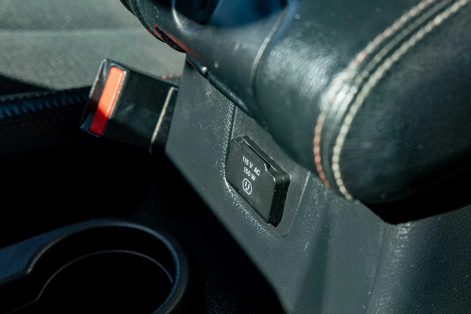 Used 2016 Black Clearcoat Jeep 75th Anniversary image 24