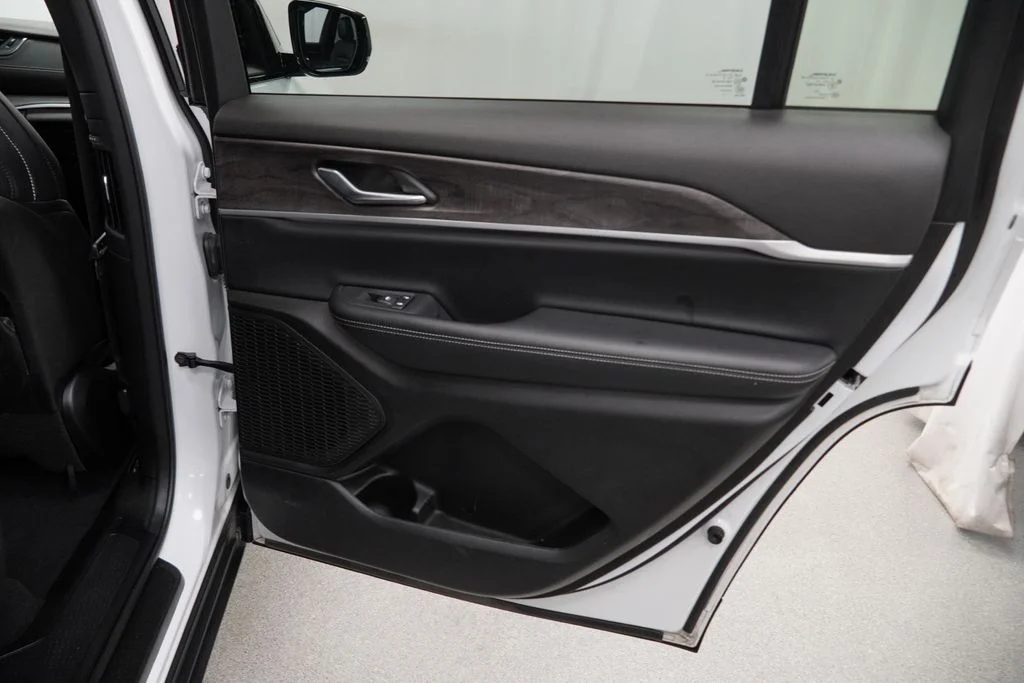 Used 2025 White Jeep Limited image 47