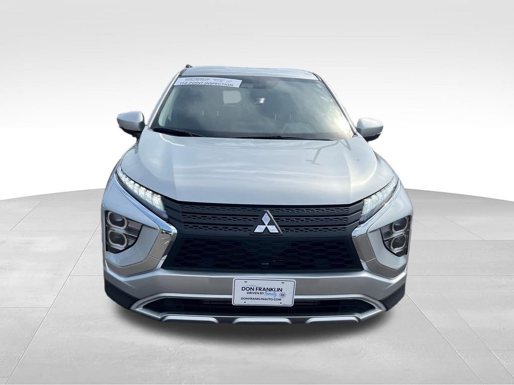Used 2025 Silver Mitsubishi SE image 8