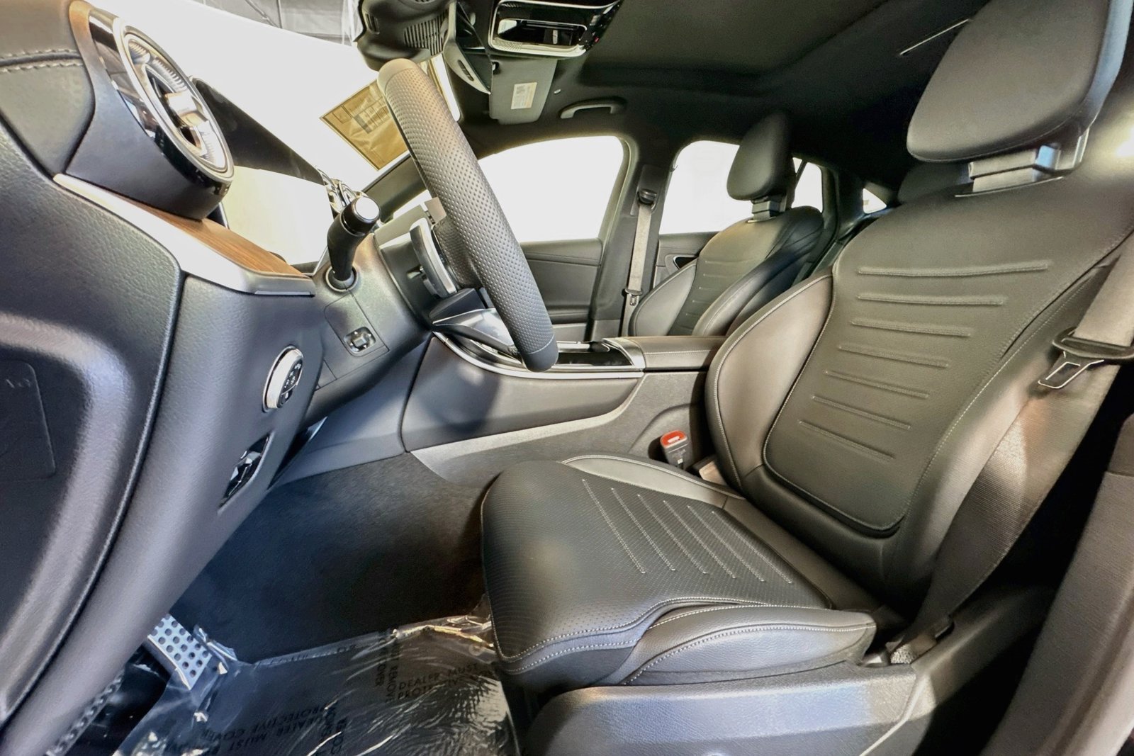 New 2027 Black Mercedes-Benz GLC 300 image 18