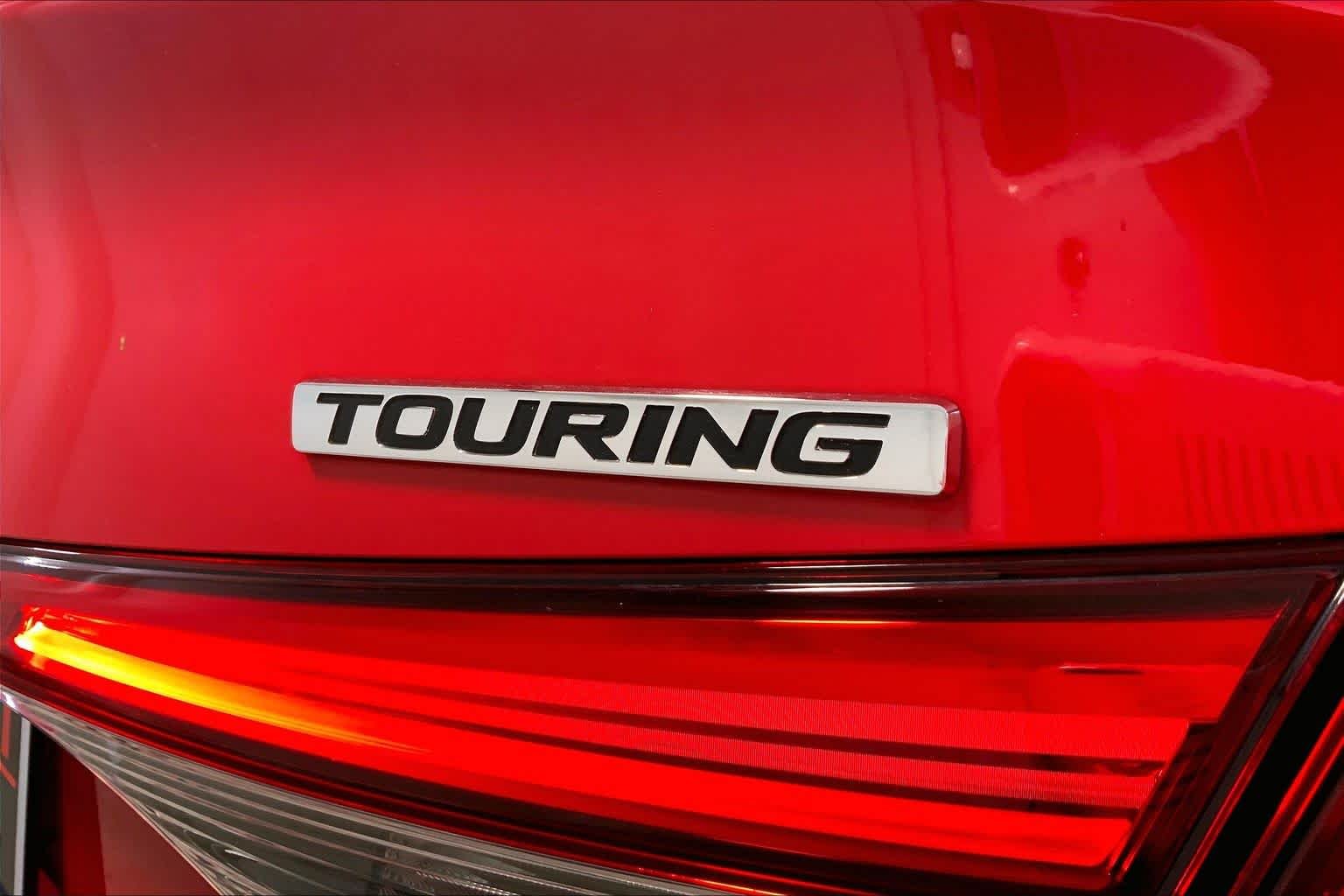 Used 2022 Rallye Red Honda Touring image 9