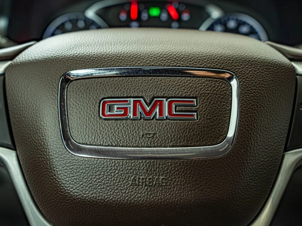 Used 2020 Satin Steel Metallic GMC SLT image 21