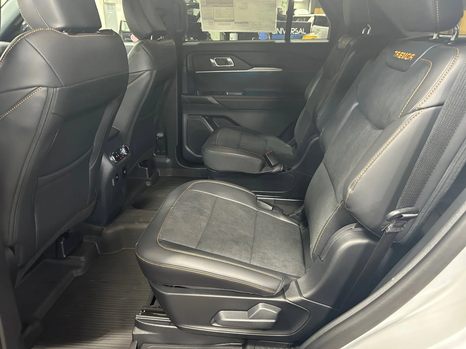 New 2026 Space White Metallic Ford Tremor image 18