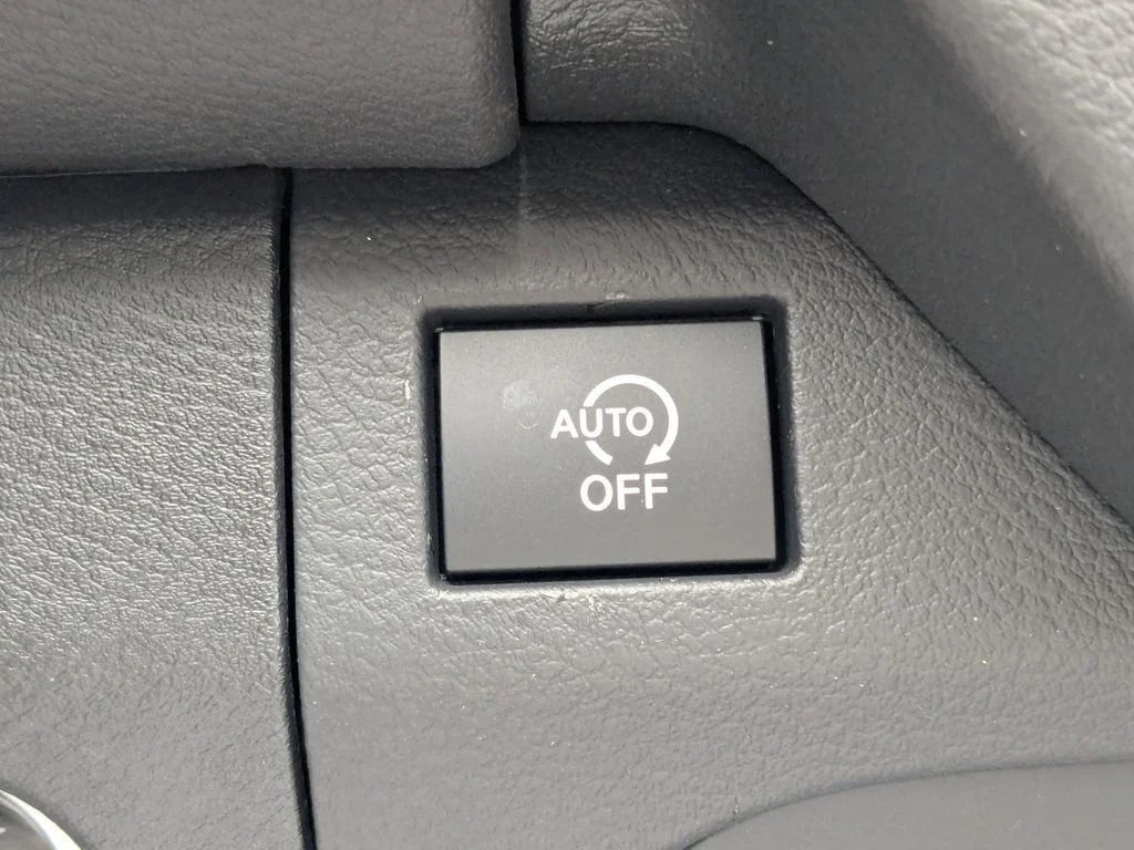 2025 Nissan Frontier SV - Photo 28