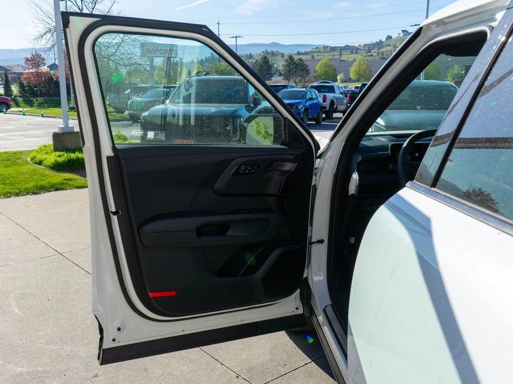 New 2027 Glacial White Pearl Kia X-Pro SX Prestige image 19