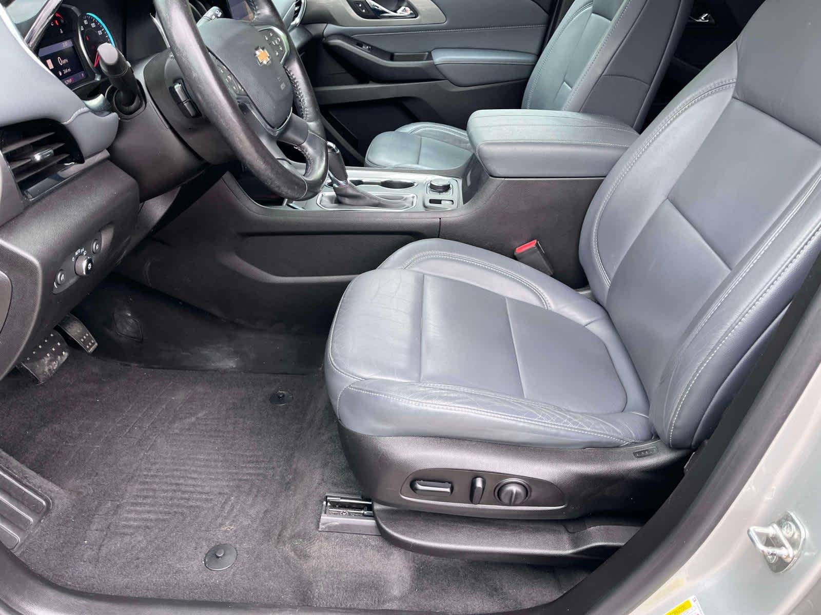 Used 2020 SILVER ICE METALLIC Chevrolet LT Leather image 14