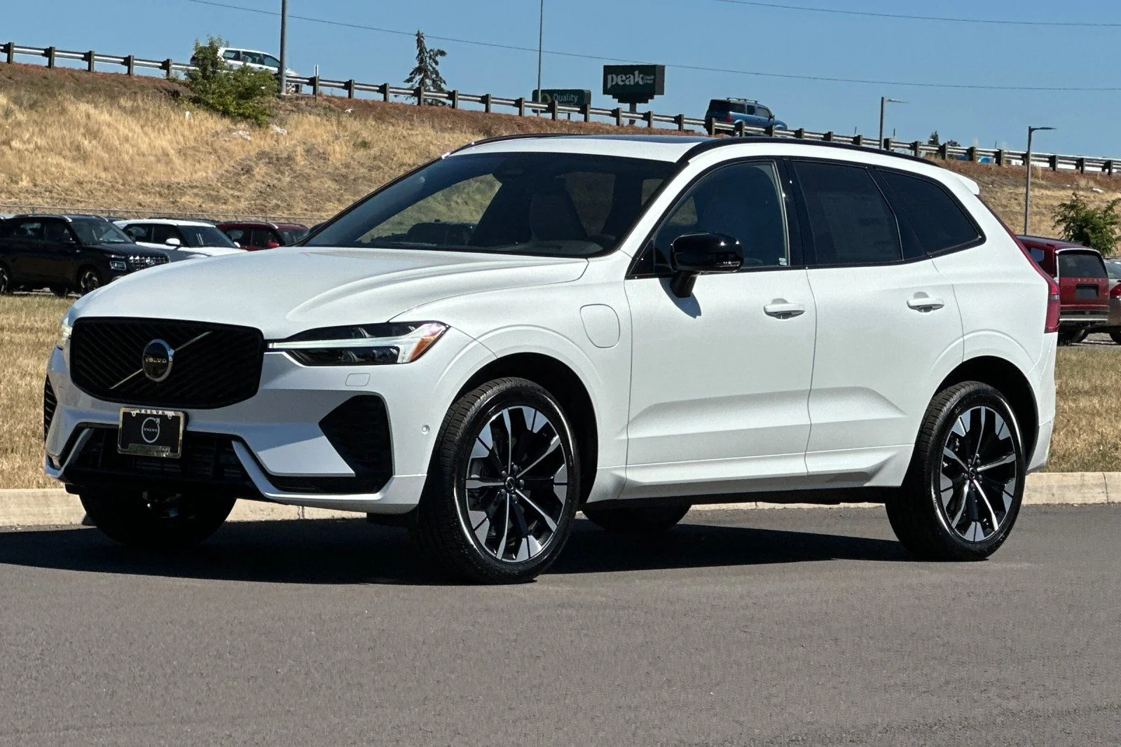 New 2026 Crystal White Volvo Plus image 7
