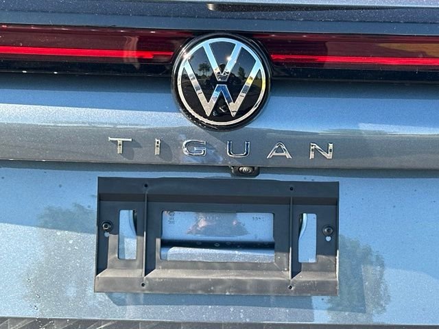 New 2026 Platinum Gray Metallic Volkswagen 2.0T SE image 14