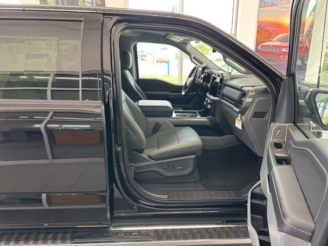 2025 Ford F-150 XLT - Photo 39