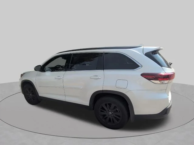 Used 2019 White Toyota SE image 12