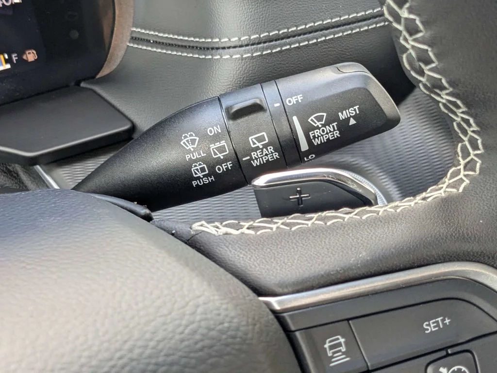 New 2026 Baltic Gray Metallic Clearcoat Jeep Laredo X image 27