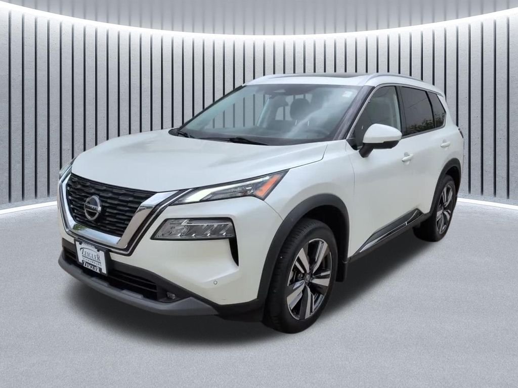Used 2021 White Nissan SL image 14
