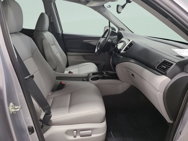 Certified Used 2018 Lunar Silver Metallic Honda EX-L image 13