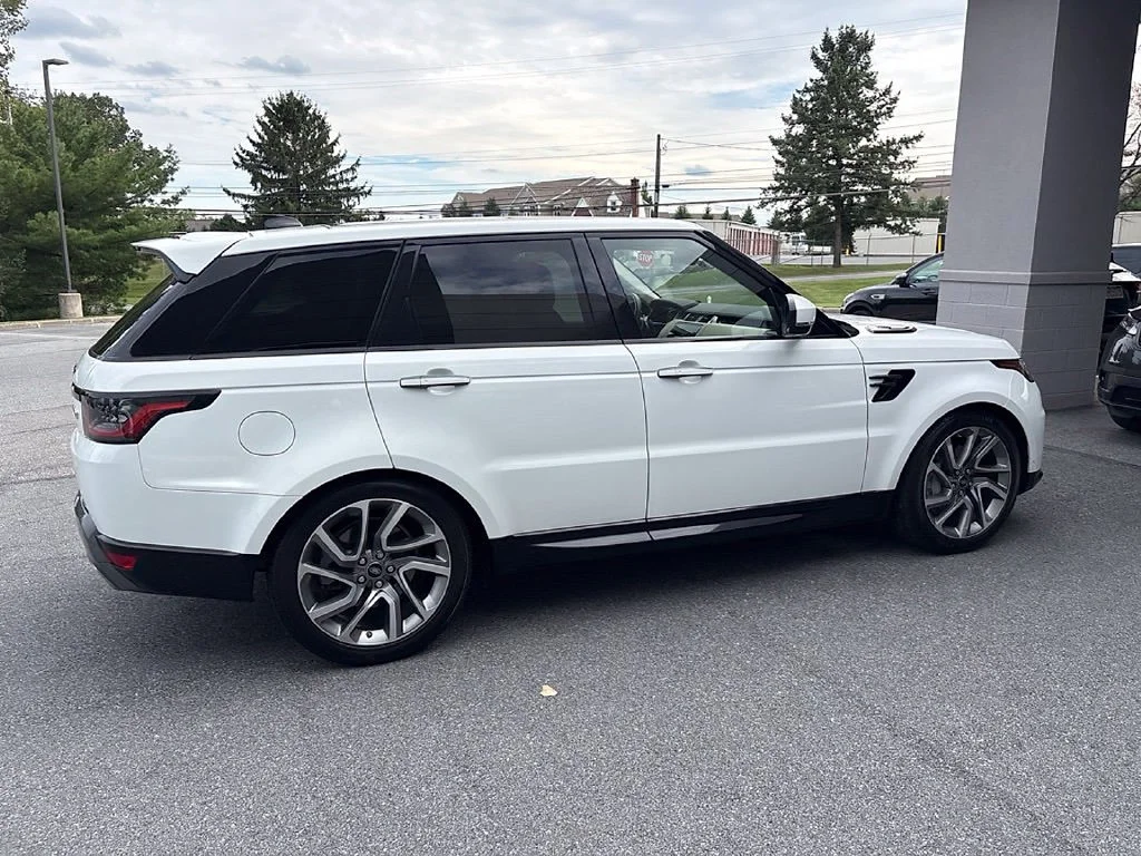 Used 2021  Land Rover HSE Silver Edition image 8