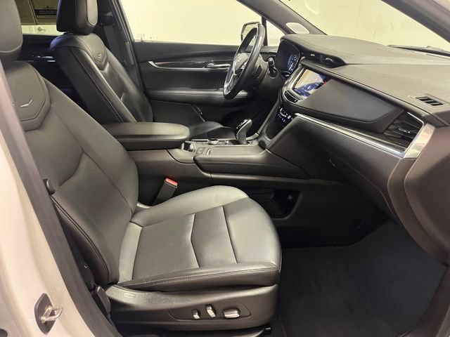 Used 2022 Crystal White Tricoat Cadillac Premium Luxury image 18