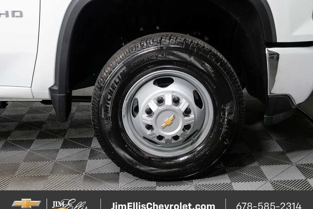 New 2026 Summit White Chevrolet Work Truck image 36