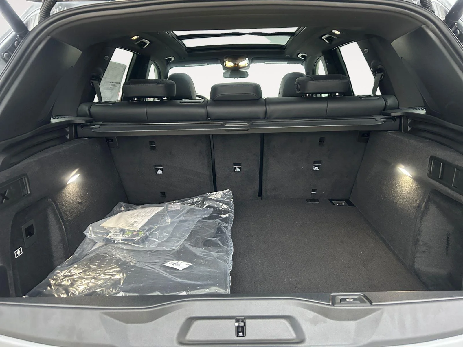 Used 2024 Skyscraper Grey Metallic BMW xDrive40i image 19