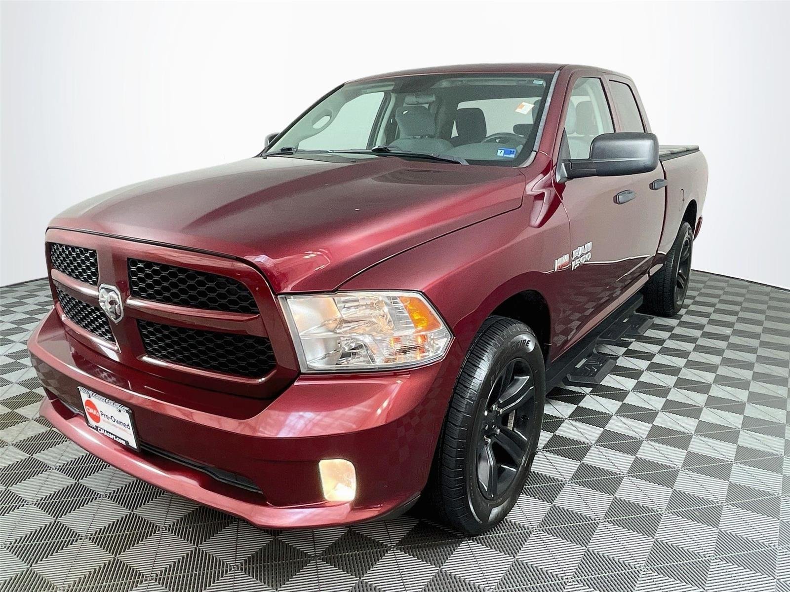 Used 2017 Delmonico Red Pearlcoat Ram Express image 3
