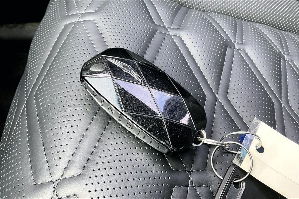 Used 2025 Black Genesis 3.5T e-SC image 36