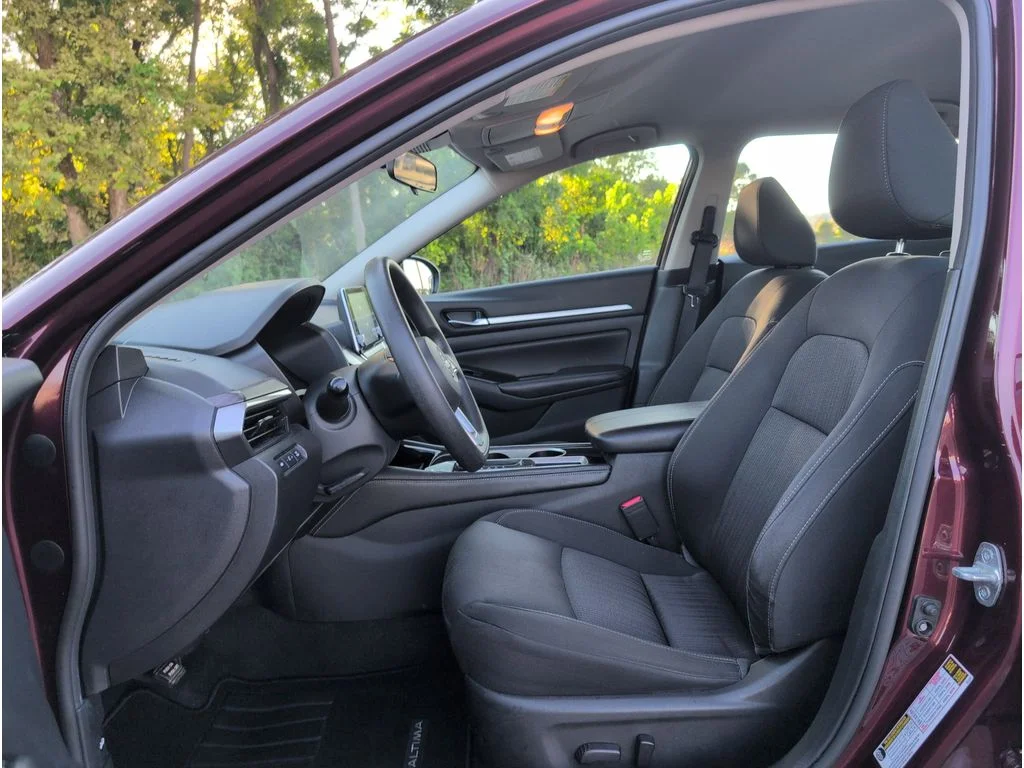 Used 2023 RED Nissan 2.5 SV Sedan image 10
