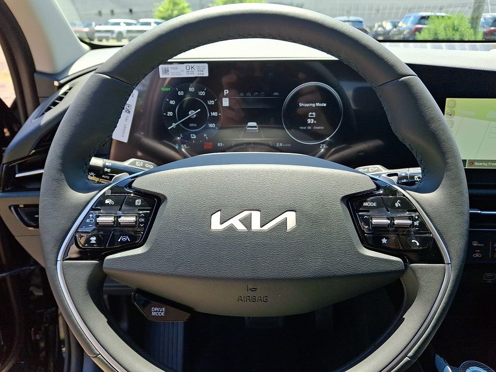 New 2026 Black Kia Wind image 10