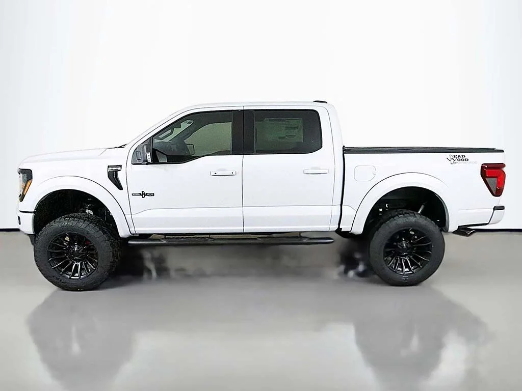 New 2025 Space White Metallic Ford XLT image 15