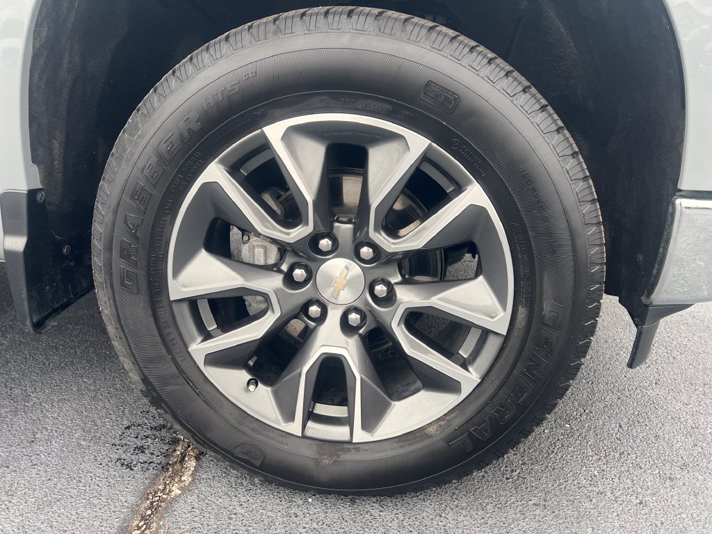 Used 2024 Gray Chevrolet LT image 10