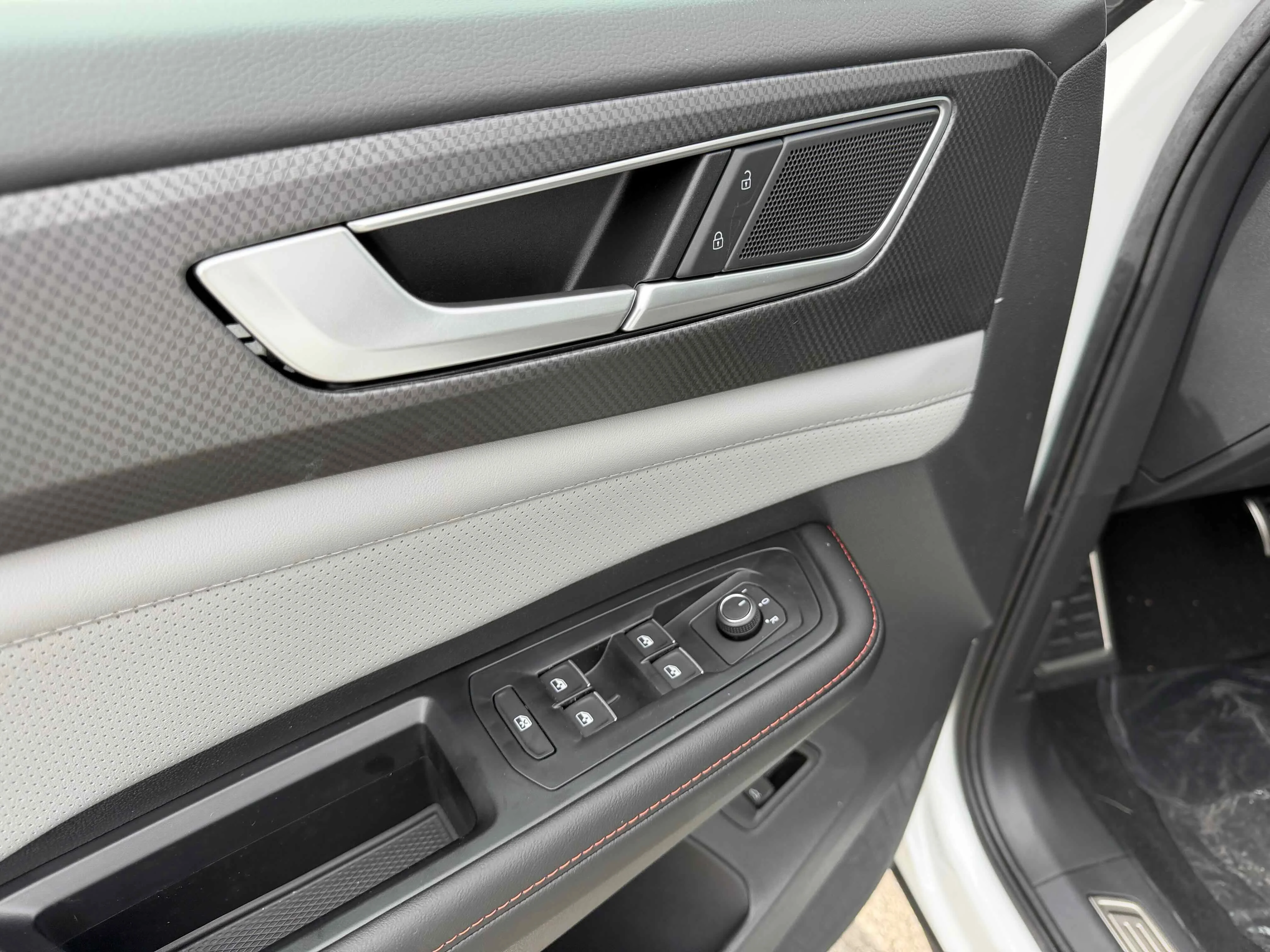 New 2026 Pearl Volkswagen 2.0T Peak Edition image 16