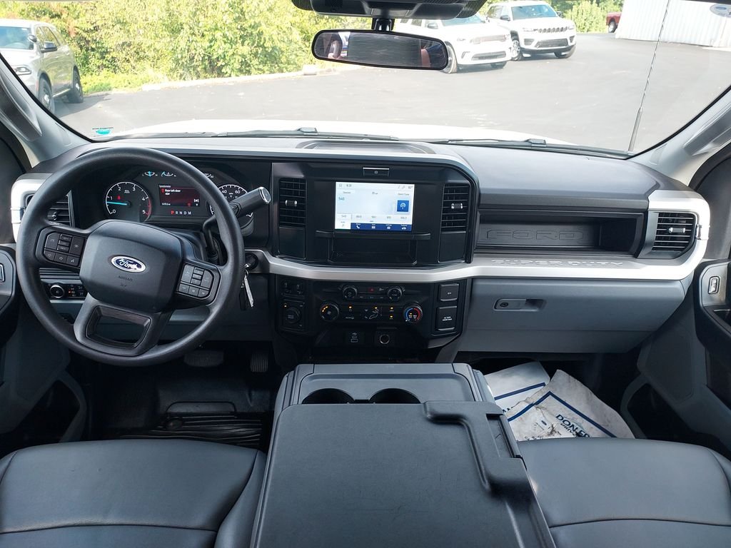 Used 2025 White Ford XL image 15
