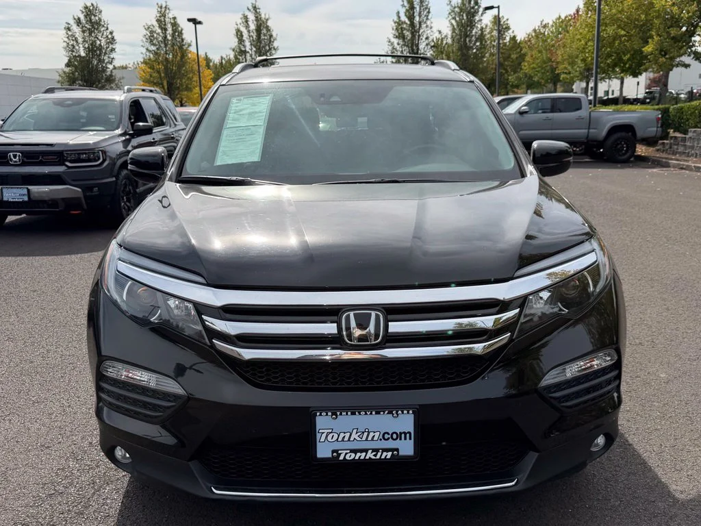 Used 2018 Crystal Black Pearl Honda Elite image 3