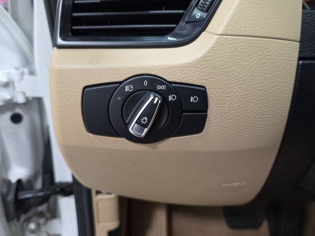 Used 2014 White BMW xDrive28i image 26