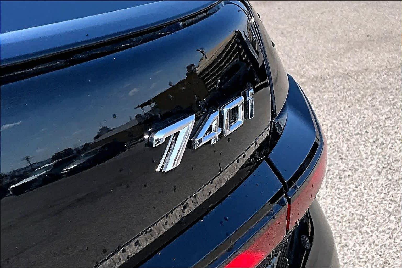 New 2026 Black Sapphire Metallic BMW 740i image 15
