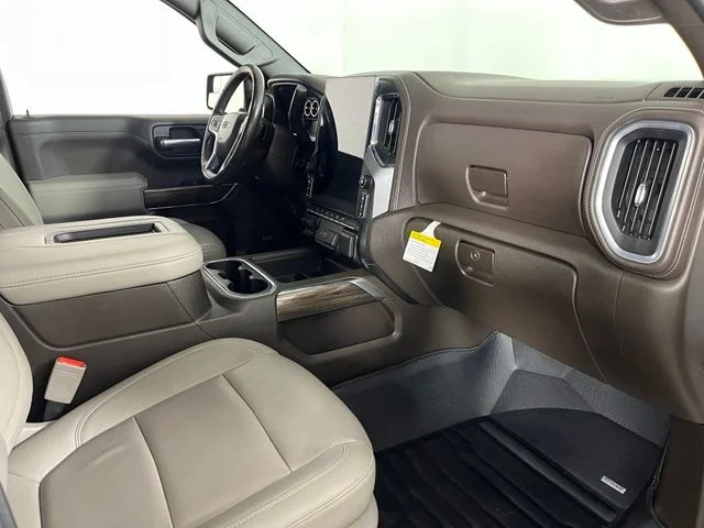Used 2021 White Chevrolet RST image 38