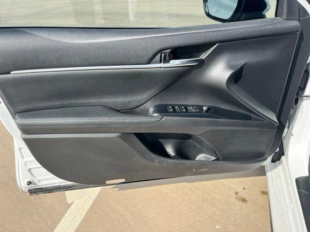 Used 2020 WIND CHILL PEARL Toyota  image 9