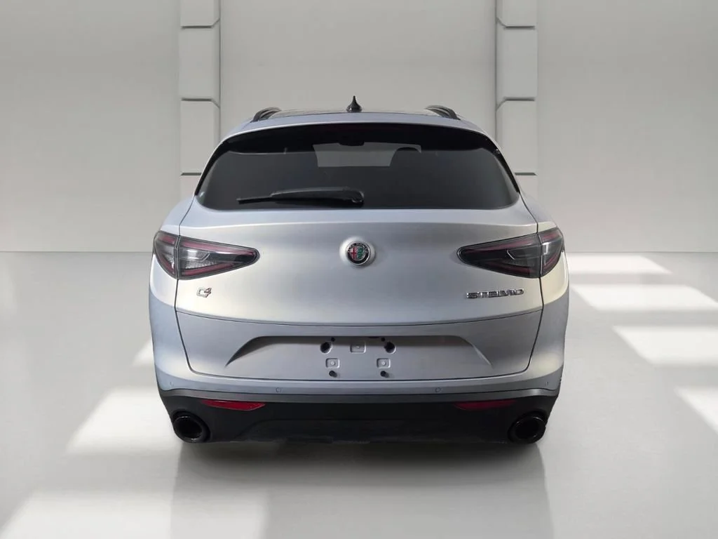 New 2026 Moonlight Gray Metallic Alfa Romeo Base image 6