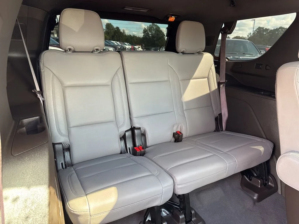 Used 2023 Red Chevrolet Z71 image 19