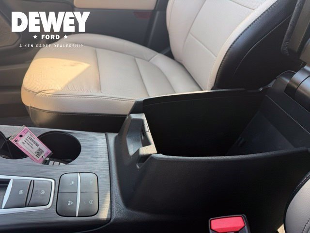 Used 2020 Magnetic Ford Titanium image 23