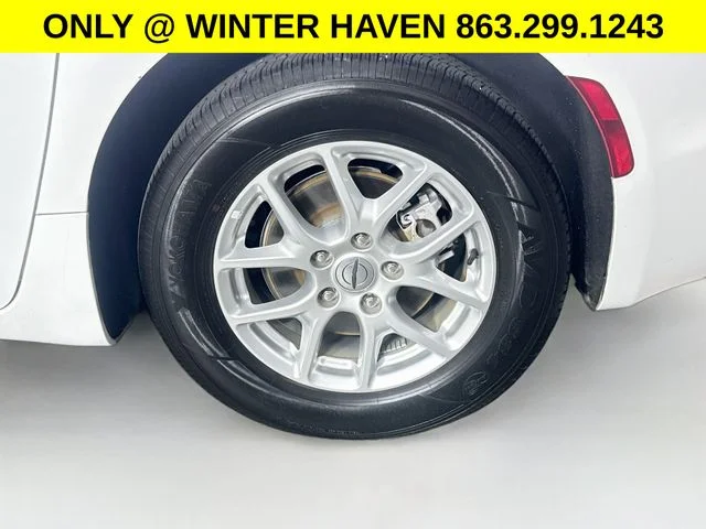 Used 2023 White Chrysler Touring L image 30