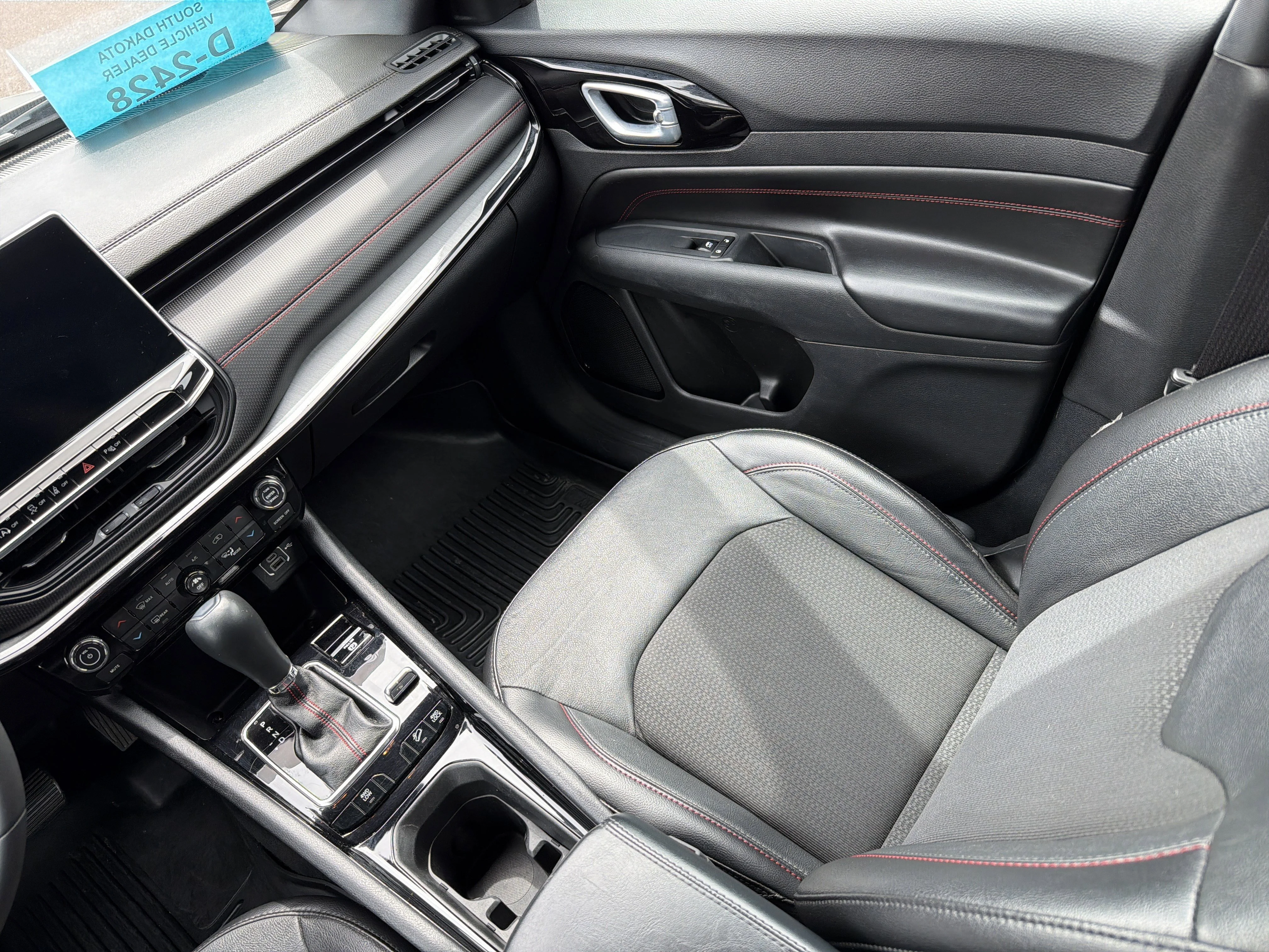 Used 2023 Billet Silver Metallic Clearcoat Jeep Trailhawk image 15