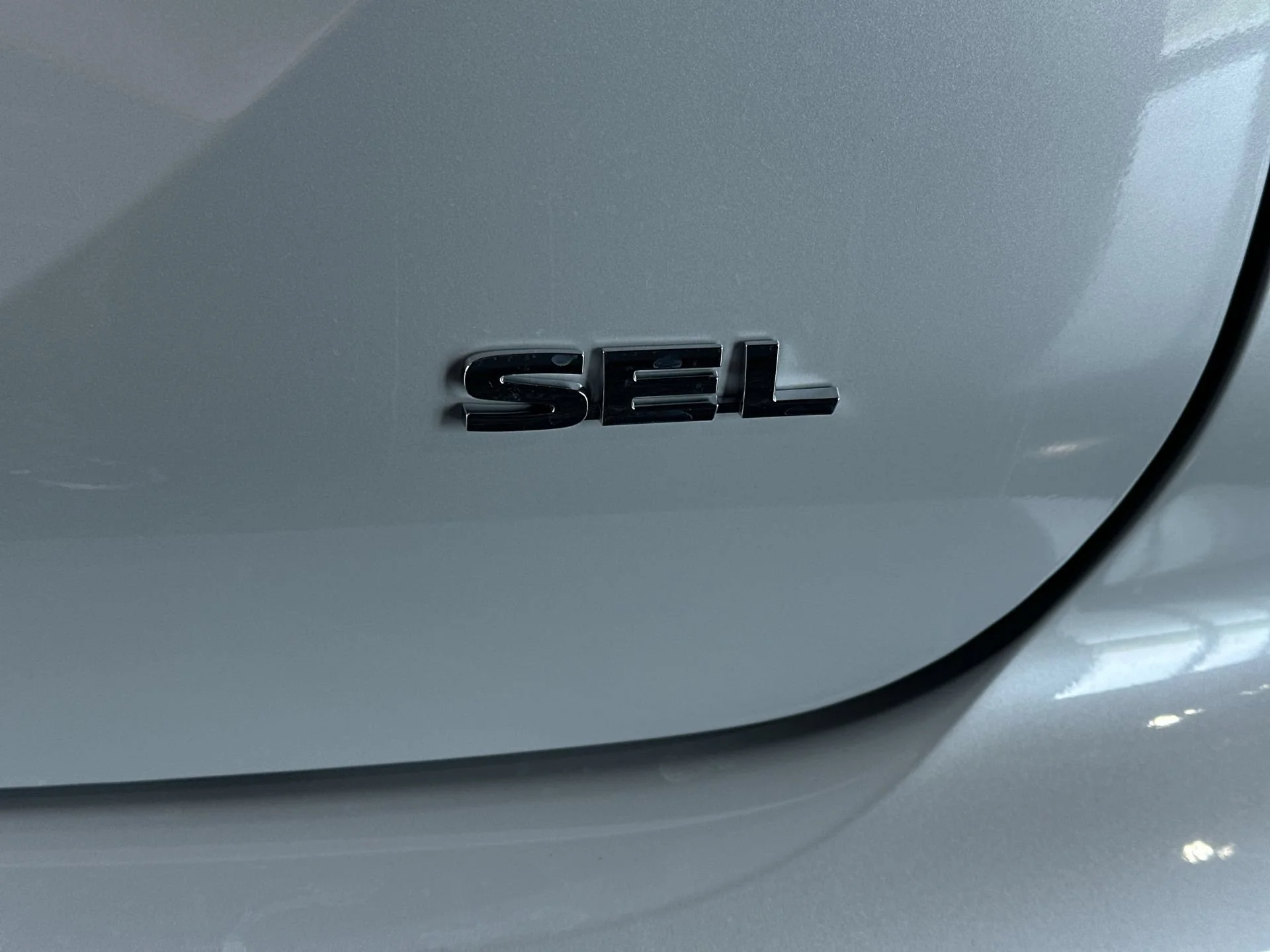 New 2026 White Diamond Mitsubishi SEL image 24