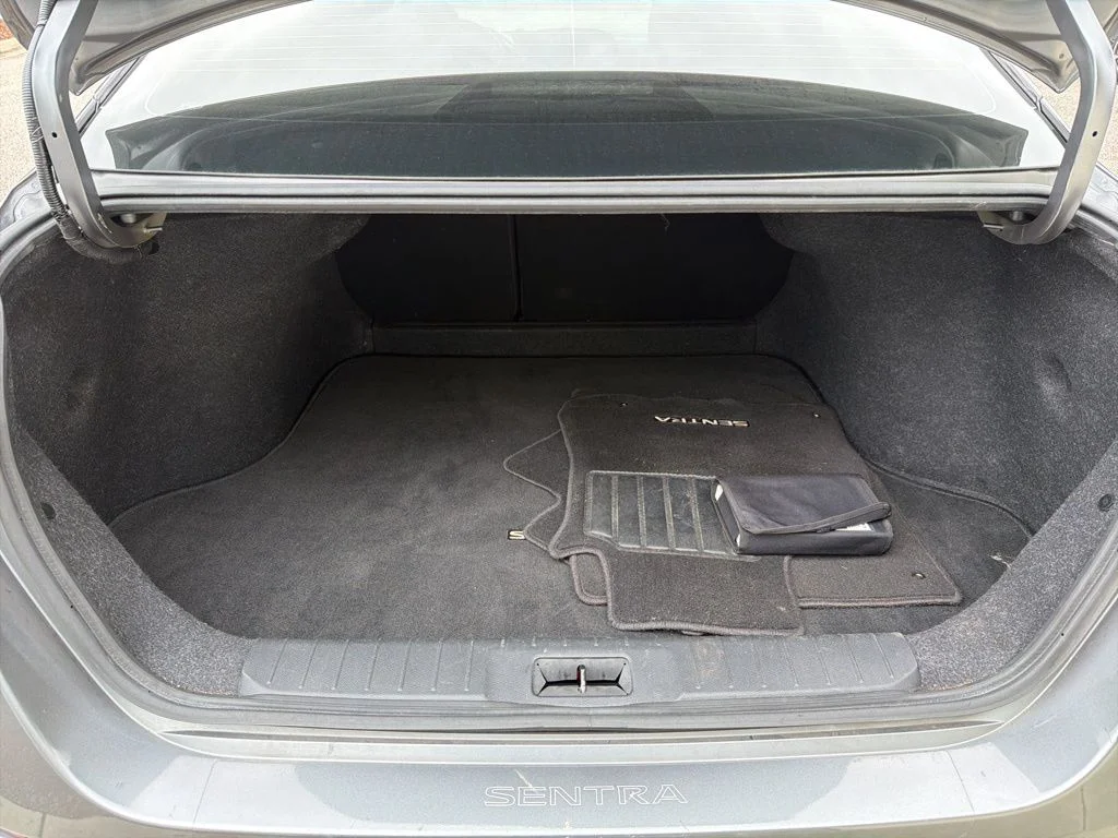 Used 2021 Gray Nissan SR image 15